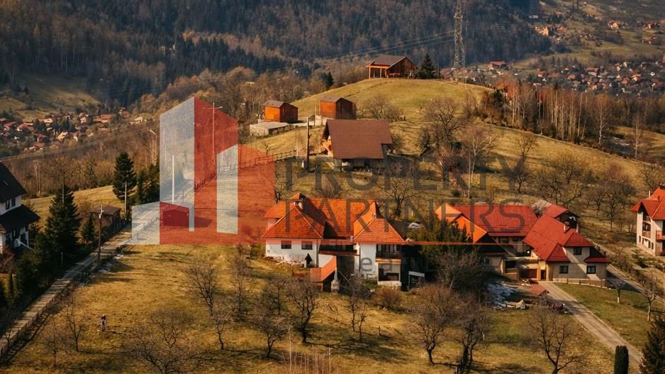 Casă tradițională cu 1800 mp teren  în Sohodol, Bran | Priveliște superba - Poză 2