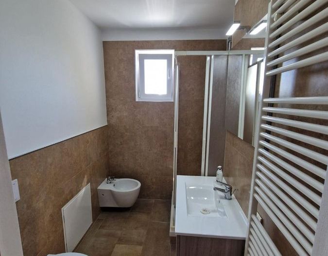 De inchiriat apartament 3 camere zoan Doamna Ghiaca - Poză 4