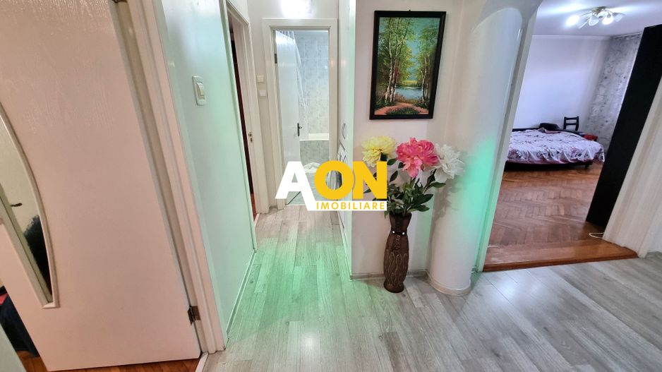 De inchiriat apartament 3 camere, zona Piata, Cetate - Poză 12