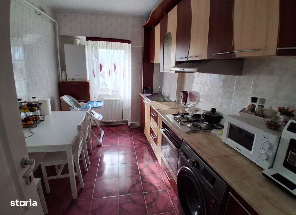 Apartament 3 camere, D.,2 bai, 65mp 135000euro Pacurari - Poză 1