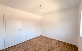 Duplex cu 4 camere, despărțit prin camera tehnica | Mosnita Noua - Poză 10