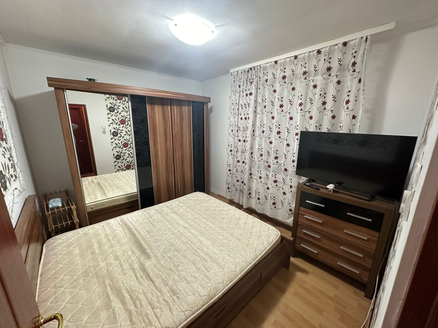 ageuropa.ro vinde ap cam 48mp etaj în Micro 14. - Poză 5