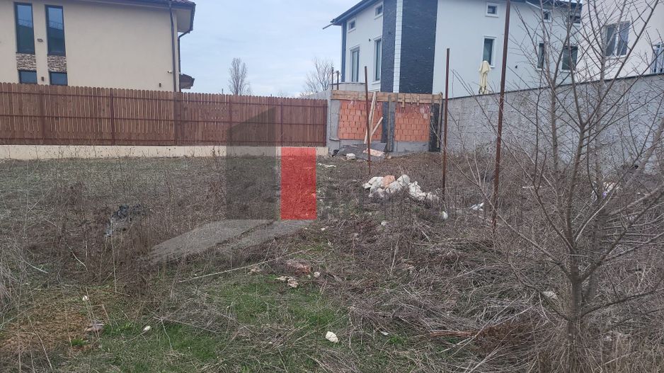 Teren intravilan Titan - Poză 1