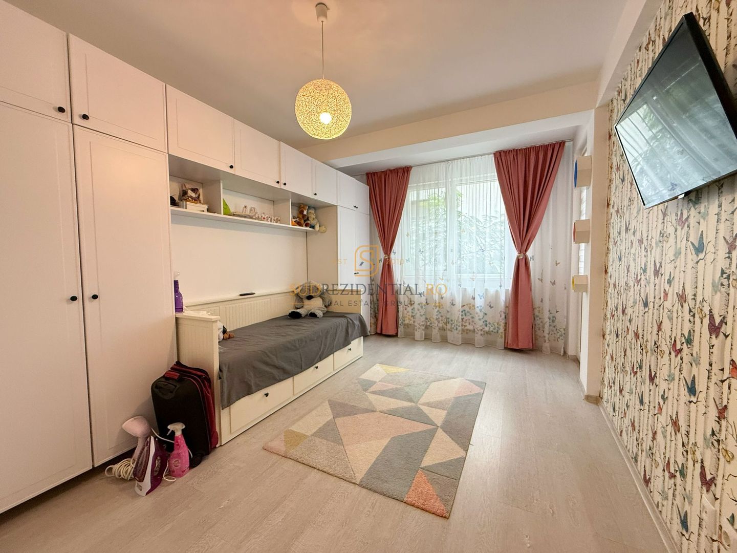 Vila insiruita mobilata si utilata / 4 camere/ 3 Bai / Curte proprie - Poză 12