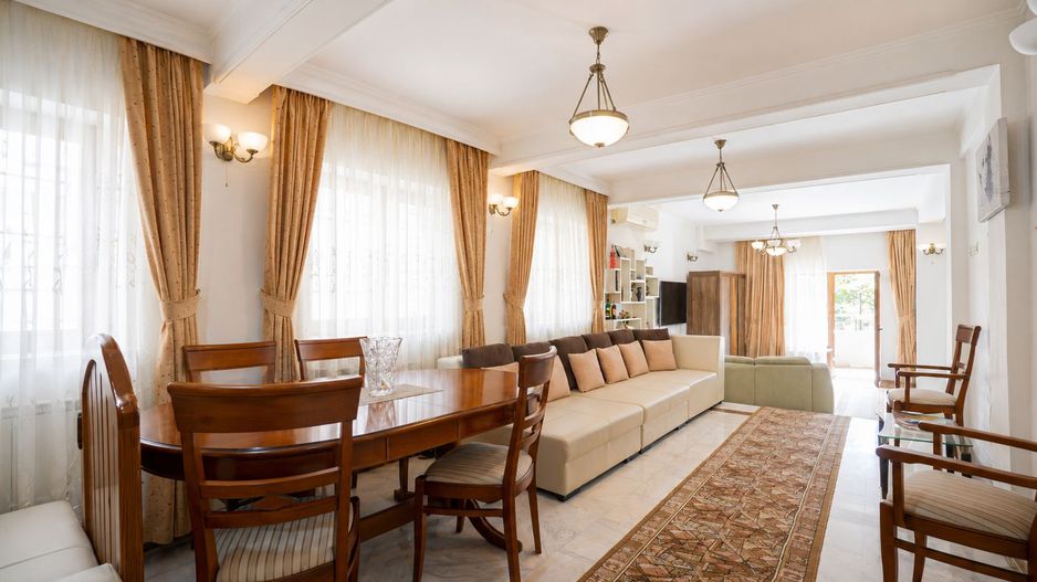 Vila 11 camere in Faleza Nord 400 mp utili, Proprietate rara - Poză 1
