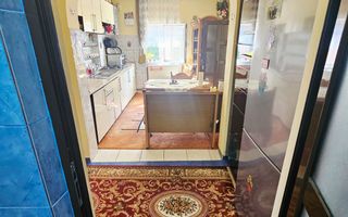 🏡 Casă spațioasă cu 9 camere în Strejnicu – pentru locuință, birouri - Poză 87