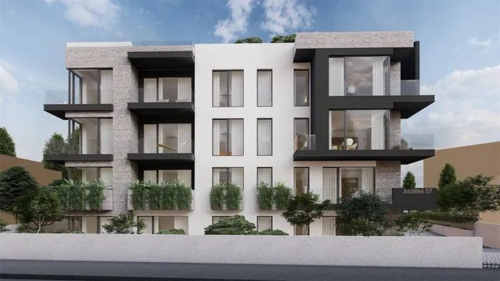 Alongside Unirii Fountains - Poză 4