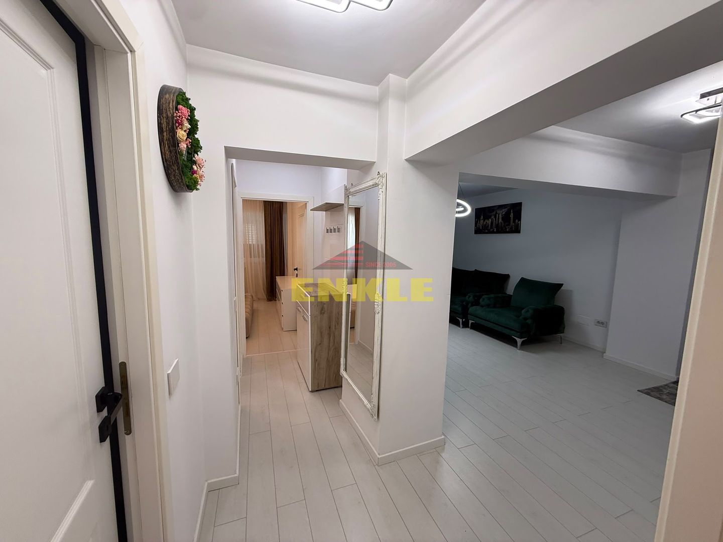 DE ÎNCHIRIAT – APARTAMENT ULTRAMODERN CU 3 CAMERE - Poză 7