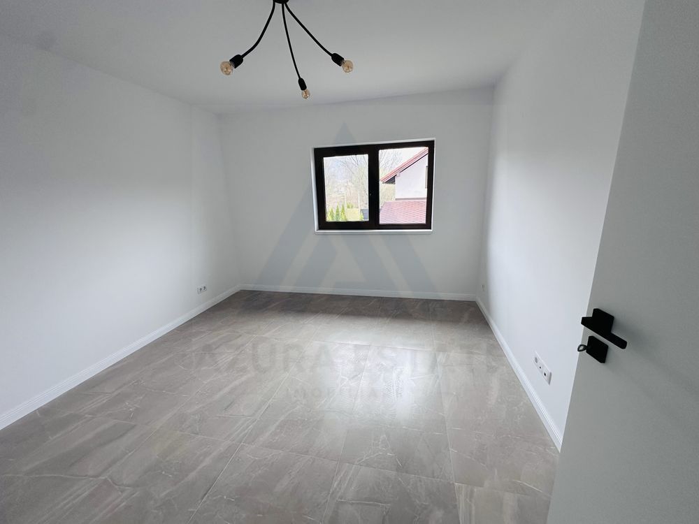 Casă premium complet utilata 5 camere 3 bai teren 427 mp în Cisnădie - Poză 2