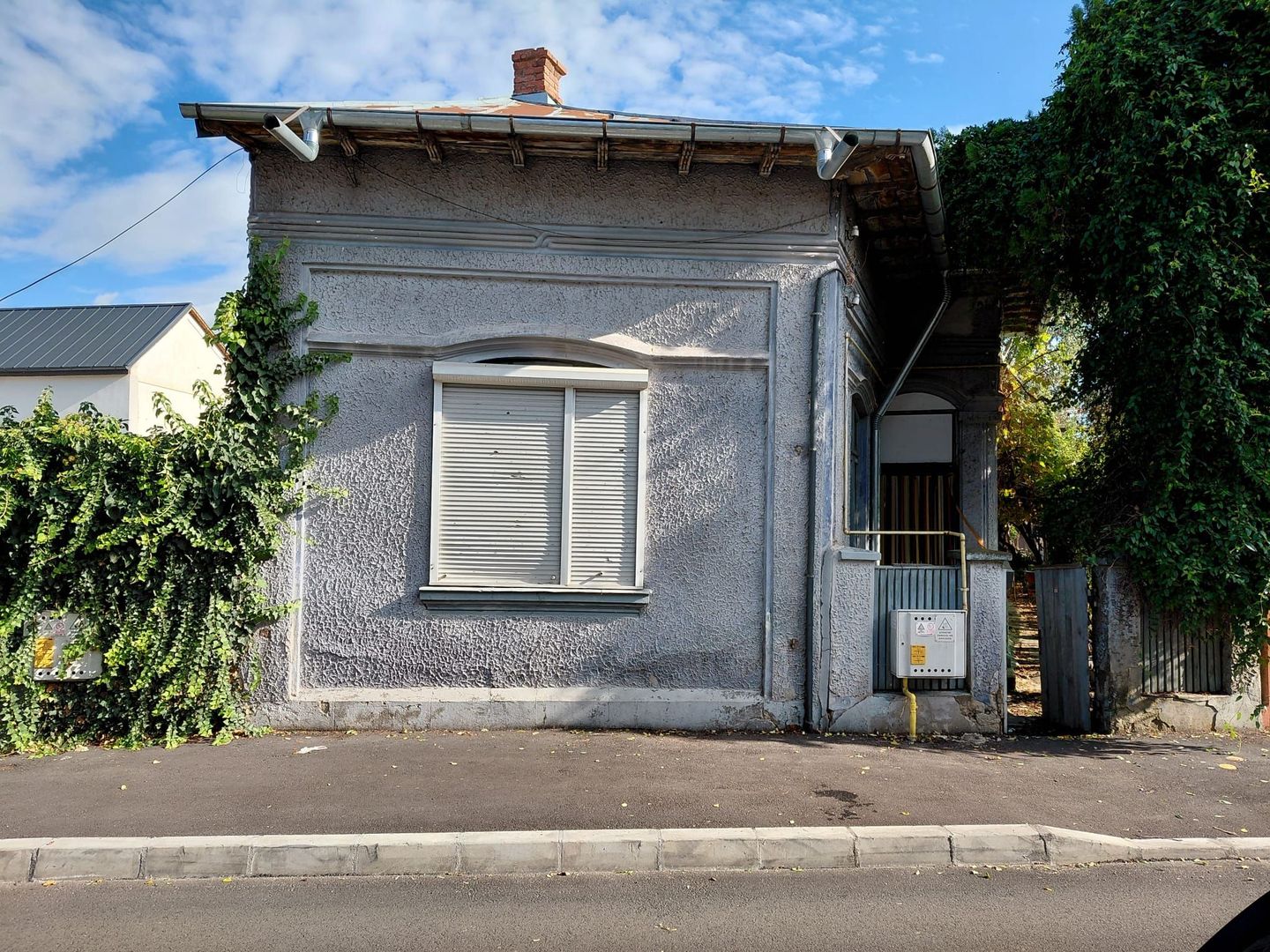 Casa 240mp Teren cu dublu acces Str. Calugareni si Str. Dunarii Giurgiu - Poză 1