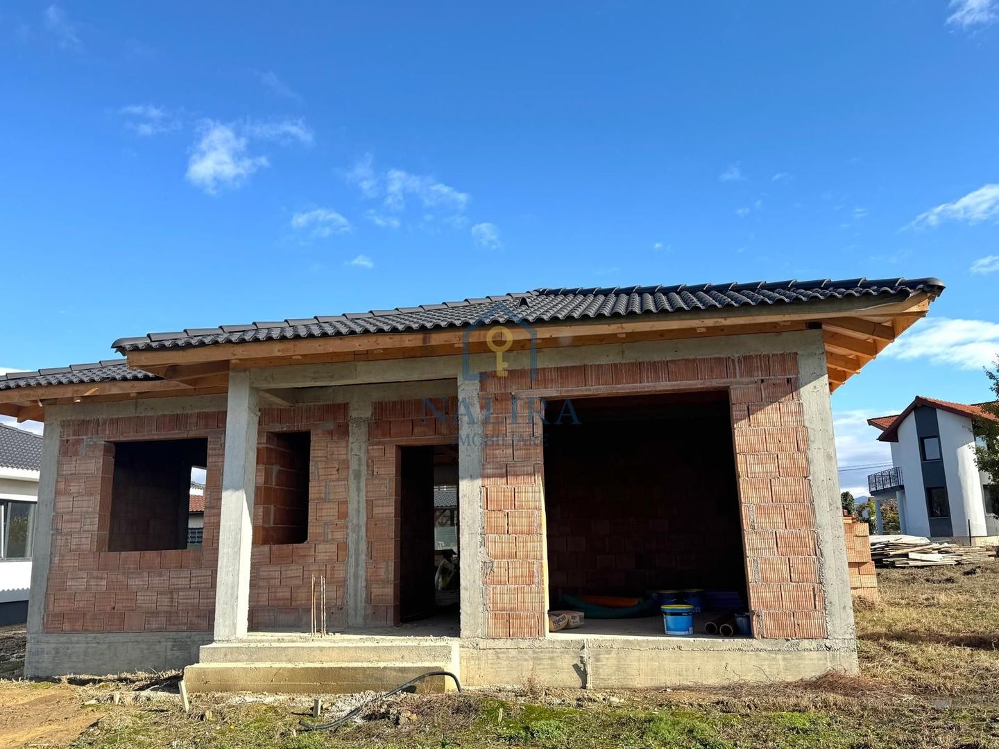 Casa de vanzare in Satu Nou de Jos la rosu - Poză 2