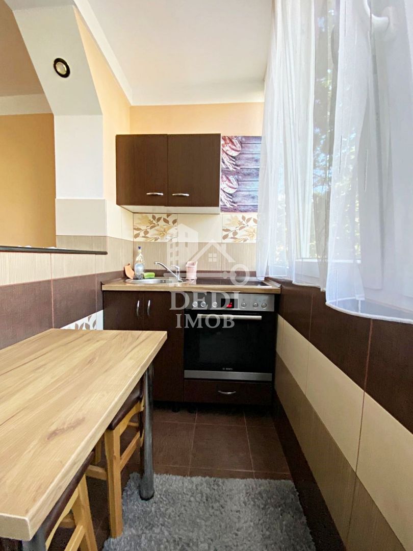 Apartament 3 camere de inchiriat in zona Rogerius, Oradea - Poză 9