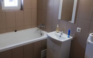 Apartament 2 camere decomandat, cartier Intre Lacuri, zona Iulius Mall - Poză 4