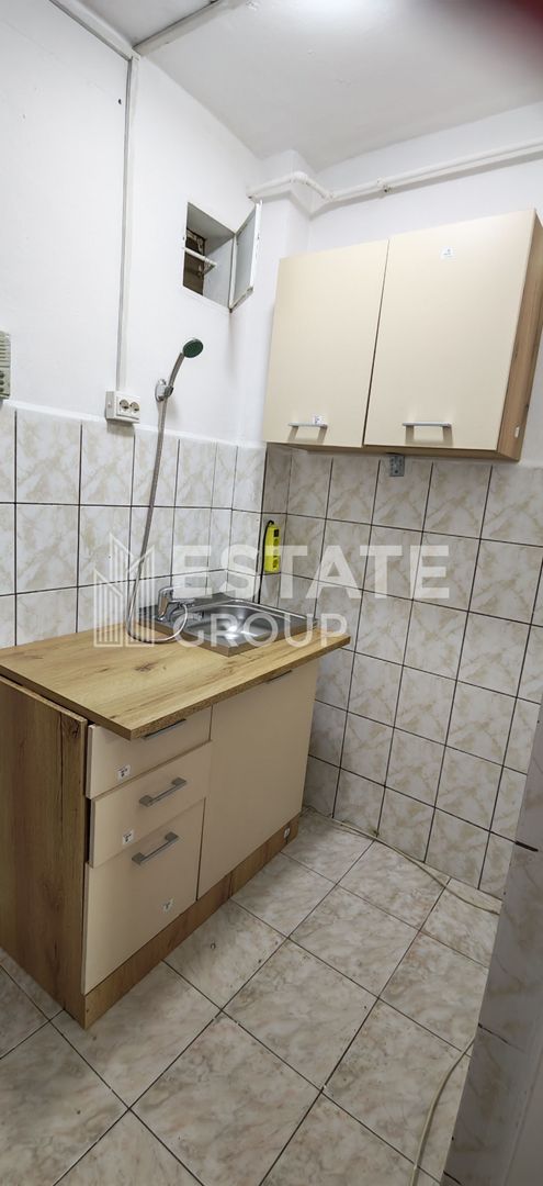 Garsoniera decomandata cu bucatarie si baie - Poză 3