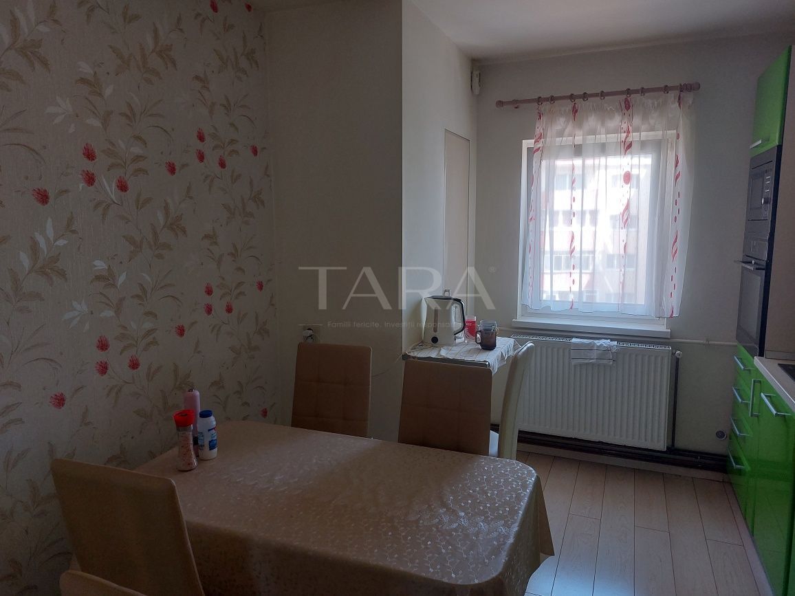 Apartament 4 camere, 78 mp, 2 băi, 2 balcoane,  zona Plopilor. - Poză 2
