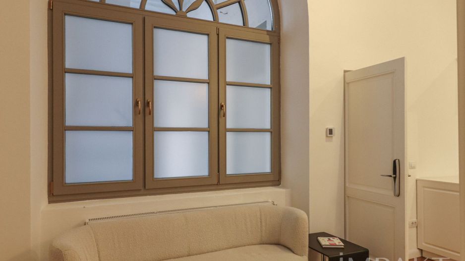 Apartament deosebit cu 4 camere in centrul orasului Cluj Napoca - Poză 7