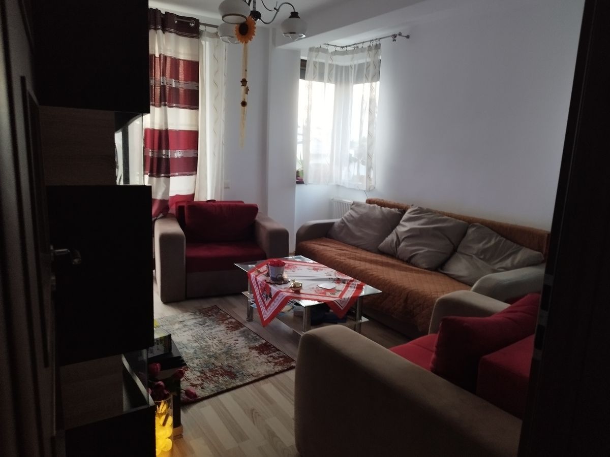 Apartament 3 camere de vanzare Drumul Taberei - Poză 1