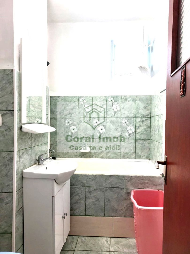 închiriez apartament 2 camere - Poză 7