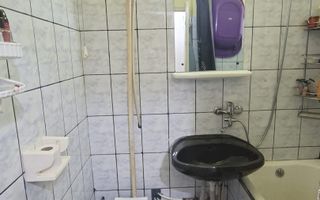 Apartament de 2 camere et.1 zona Piață Razboeni - Poză 6