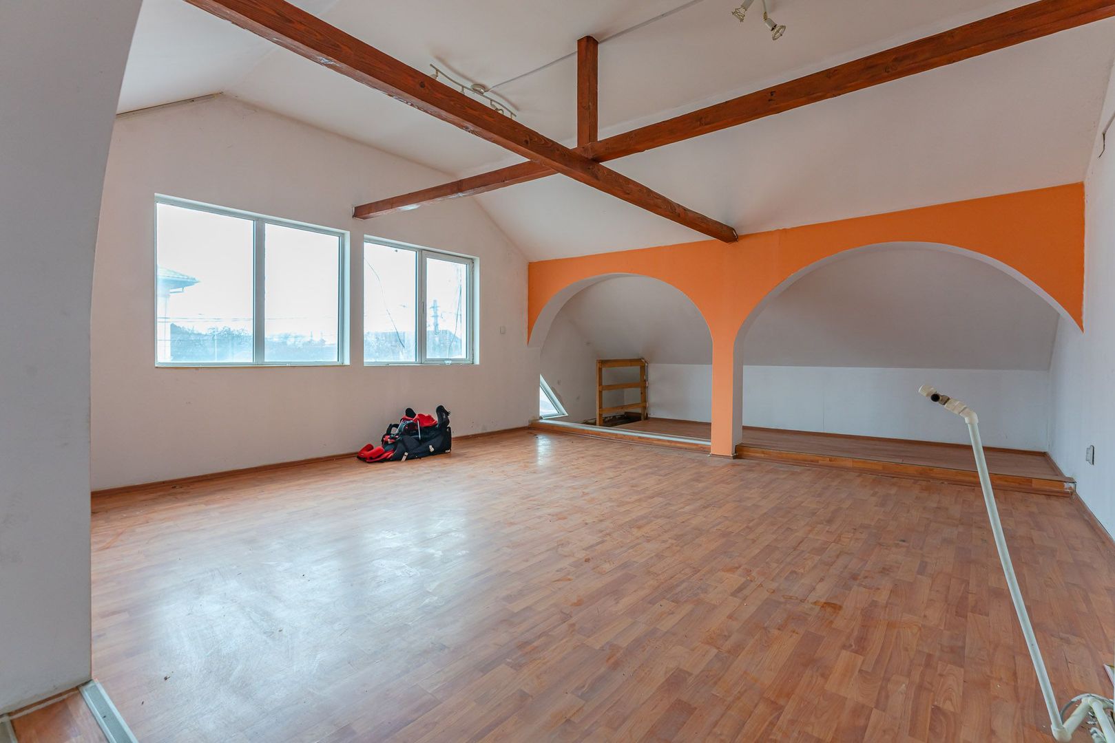 Casa transformată în spațiu comercial - Oportunitate de investitie! - Poză 10