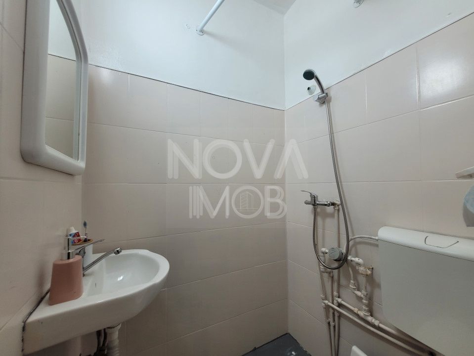 Garsoniera de inchiriat. Str. Vasile Aaron - Poză 4