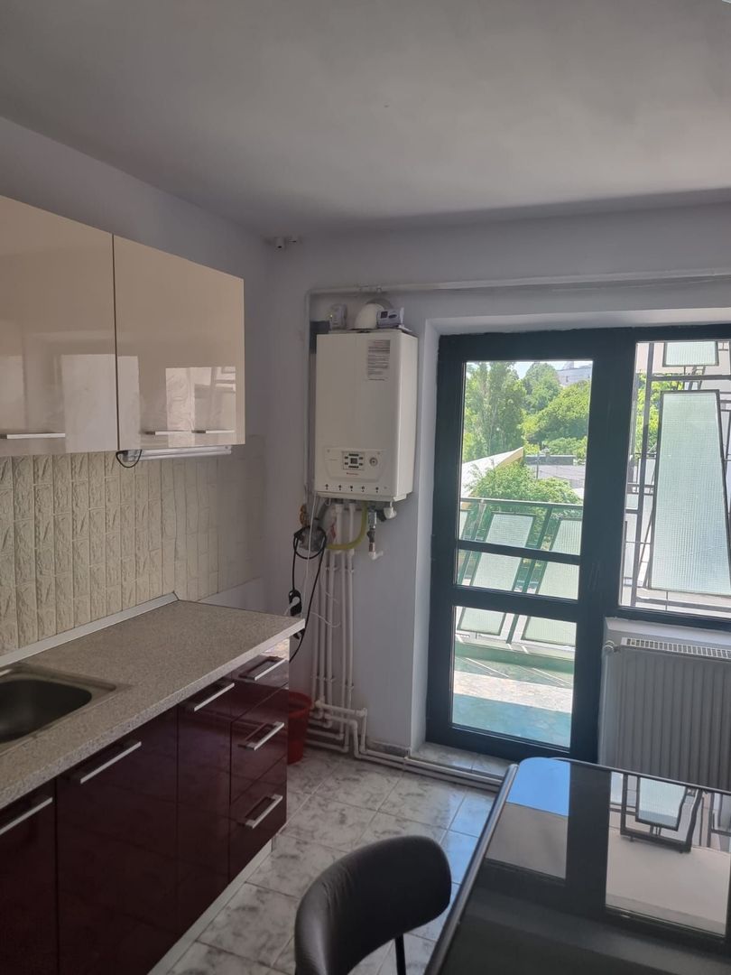 De inchiriat apartament cu 3 camere, zona Garii, etaj 3, 490 euro negociabi - Poză 11