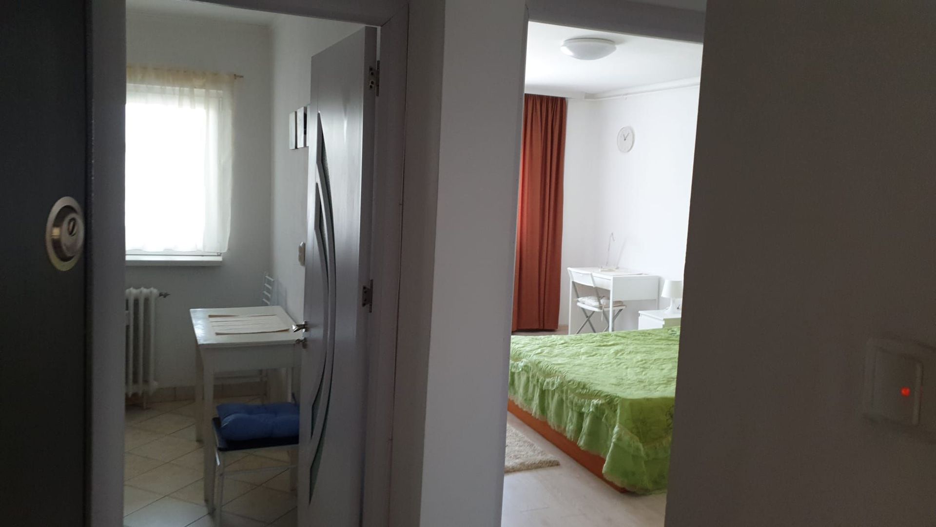 🏢 De închiriat: Garsonieră deosebită în Zona Tineretului - Poză 3