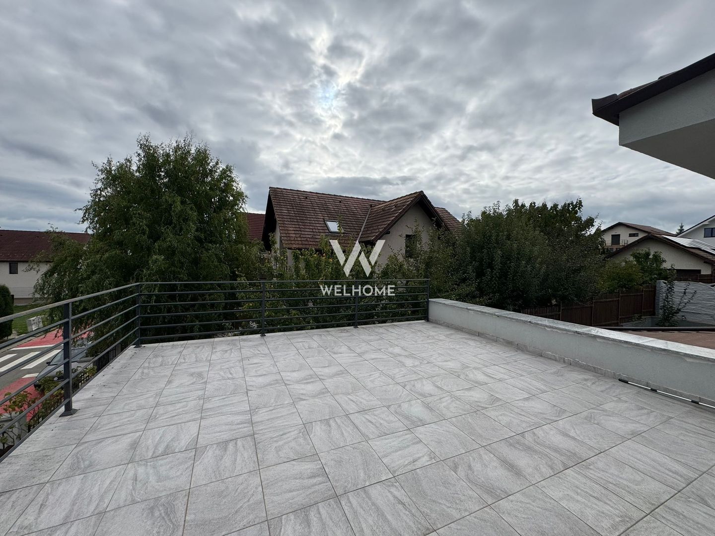 Casa superba , 5 camere si garaj ,zona linistita Sibiu - Poză 10