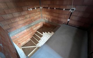 Casă individuală cu garaj , curte generoasă - Poză 15