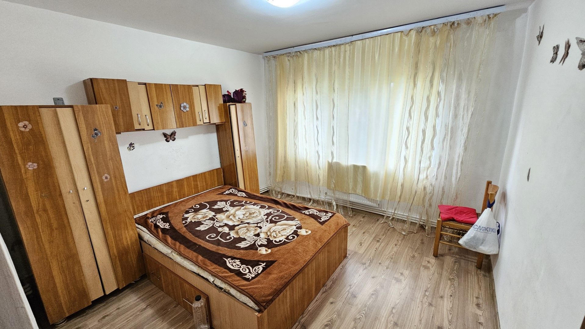 Apartament cu 3 camere, etaj 4, zona CARTIER; - Poză 3