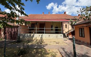 Casă de vânzare în Lugoj – Strada COMUNA DIN PARIS - Poză 1