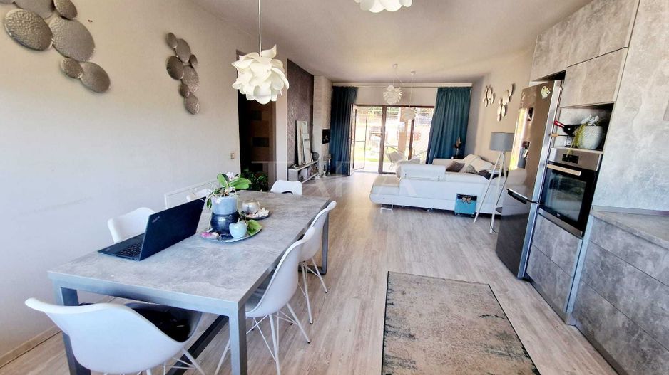 Casă modernă, complet mobilată, cu view deosebit! - Poză 1