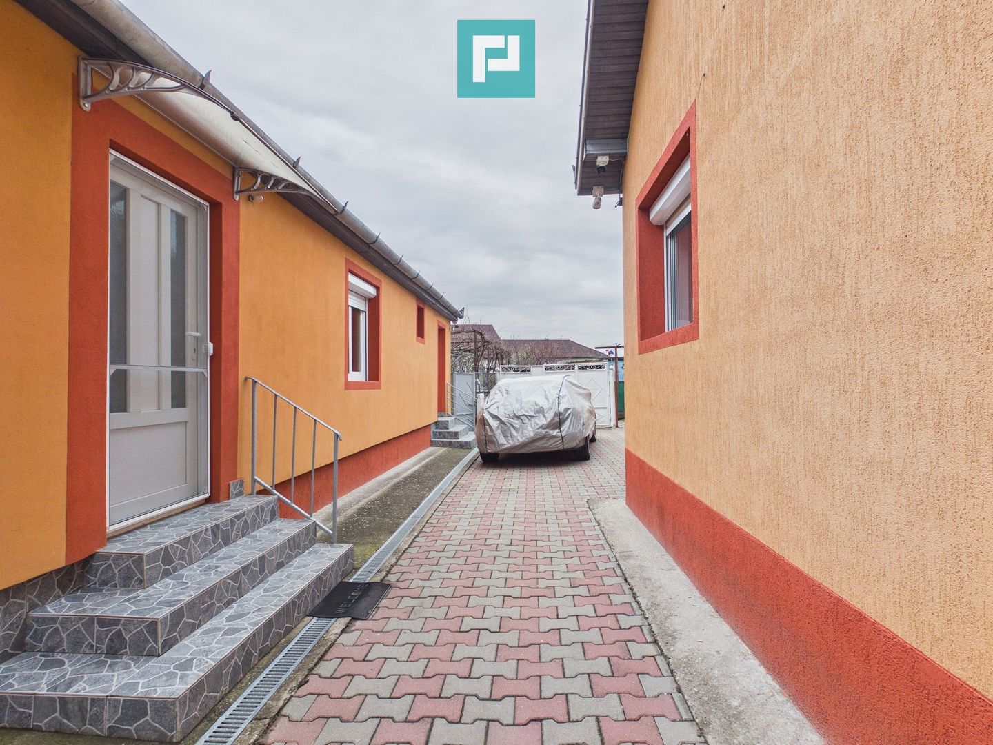 Casă 2 corpuri și 5 camere ultracentral în Curtici - Poză 15