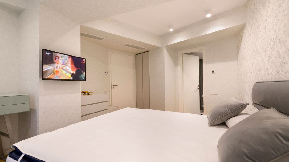 Apartament deosebit 4 camere complet mobilat si loc de parcare inclus - Poză 19