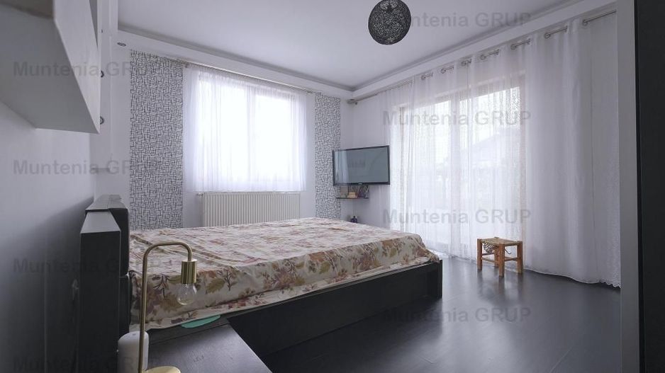 DOBROESTI - Str. Doinei, vila P+E+M, 6 camere, 3 bai cu fininsaje LUX - Poză 12