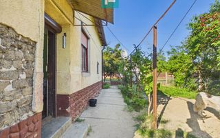 Casă cu 3 camere și 2646 mp teren în Dombegyhaz - Poză 6