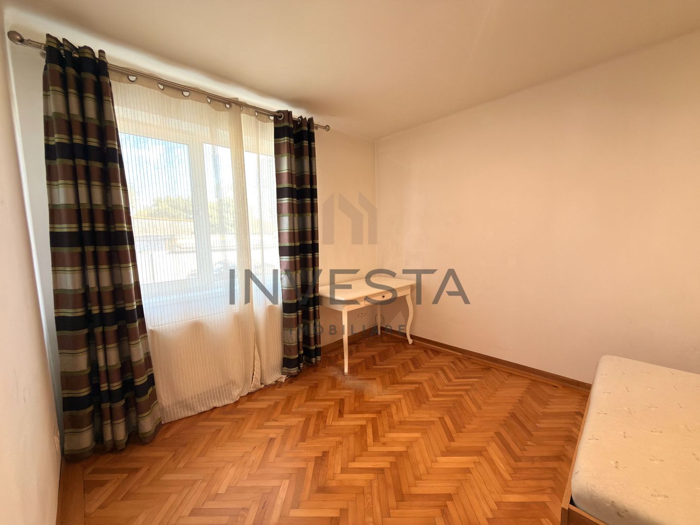 Apartament cu 2 camere, etaj intermediar, Centru, pe strada Traian! - Poză 5