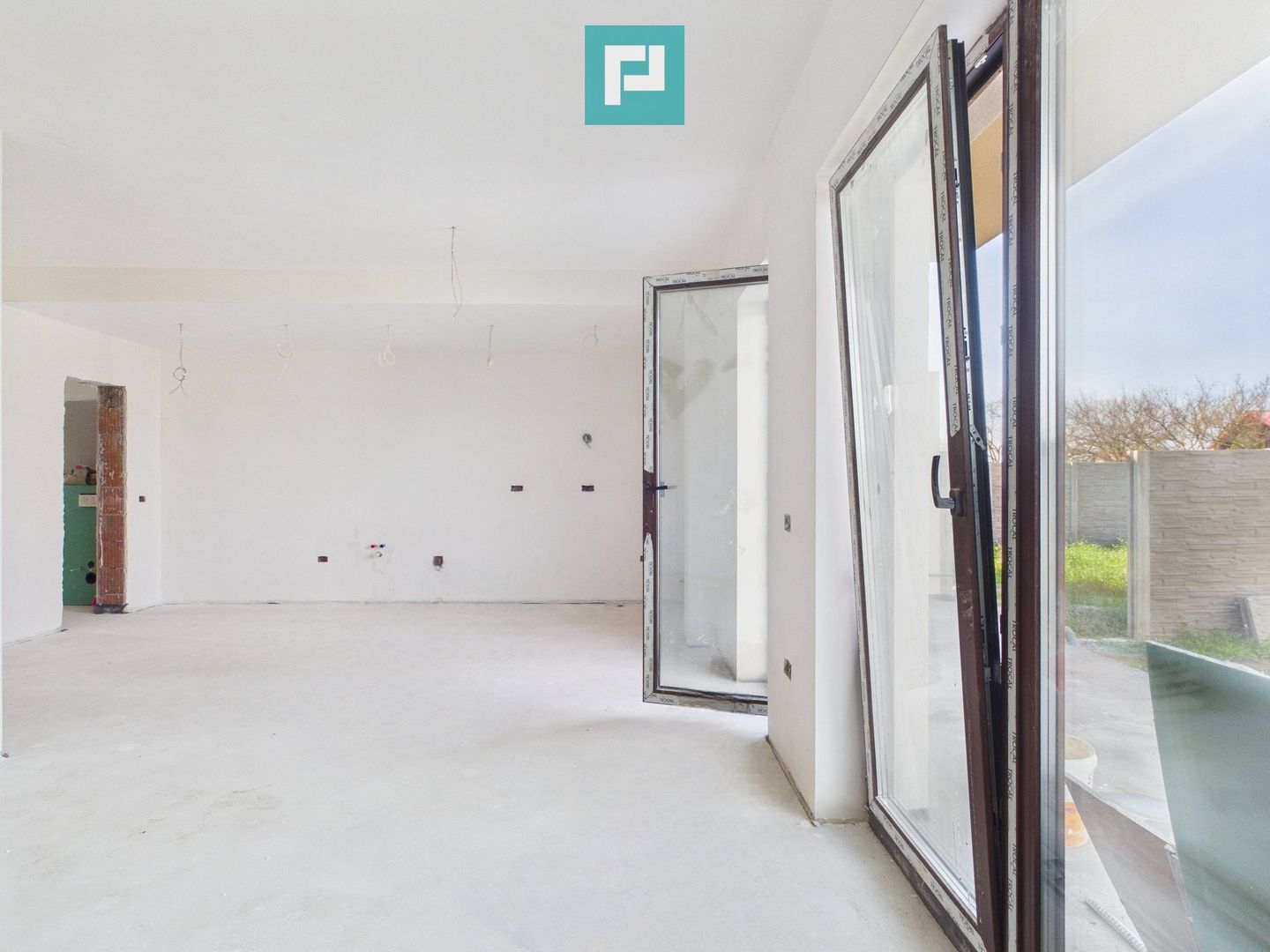 Duplex luminos 101 mp utili, teren 350mp în Covaci - Poză 19