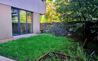 Curte proprie 66mp. Loc de parcare. Pozitie excelenta - Poză 1