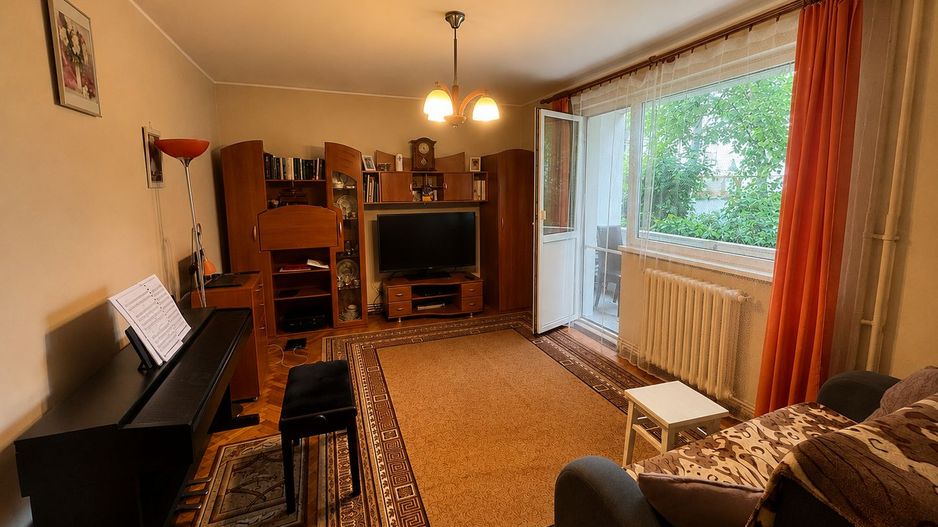 Apartament 3 camere, 63 mp, logie și boxă - Poză 3