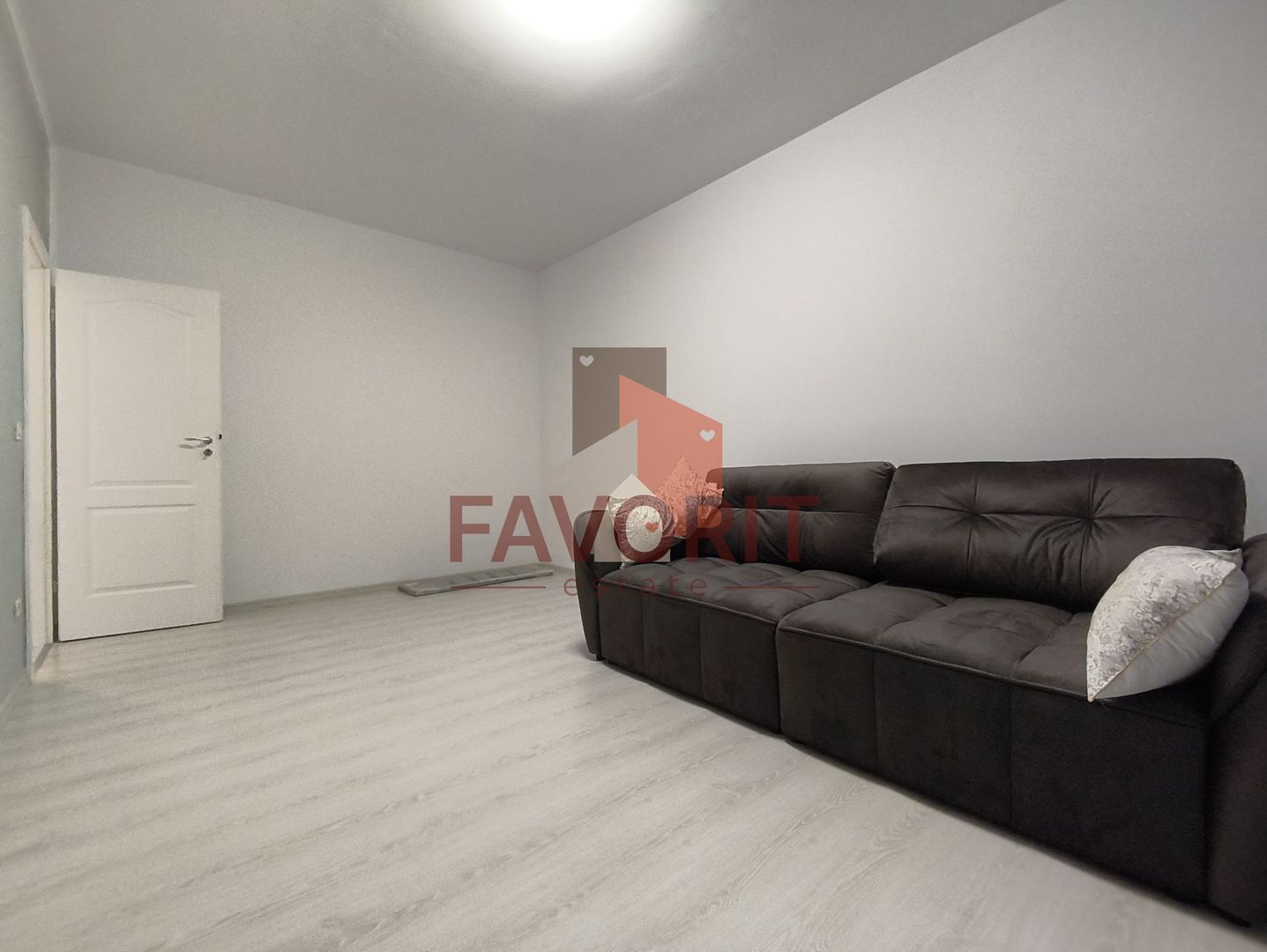 2 camere | parter | centrala proprie | 2 locuri de parcare | balcon | - Poză 1