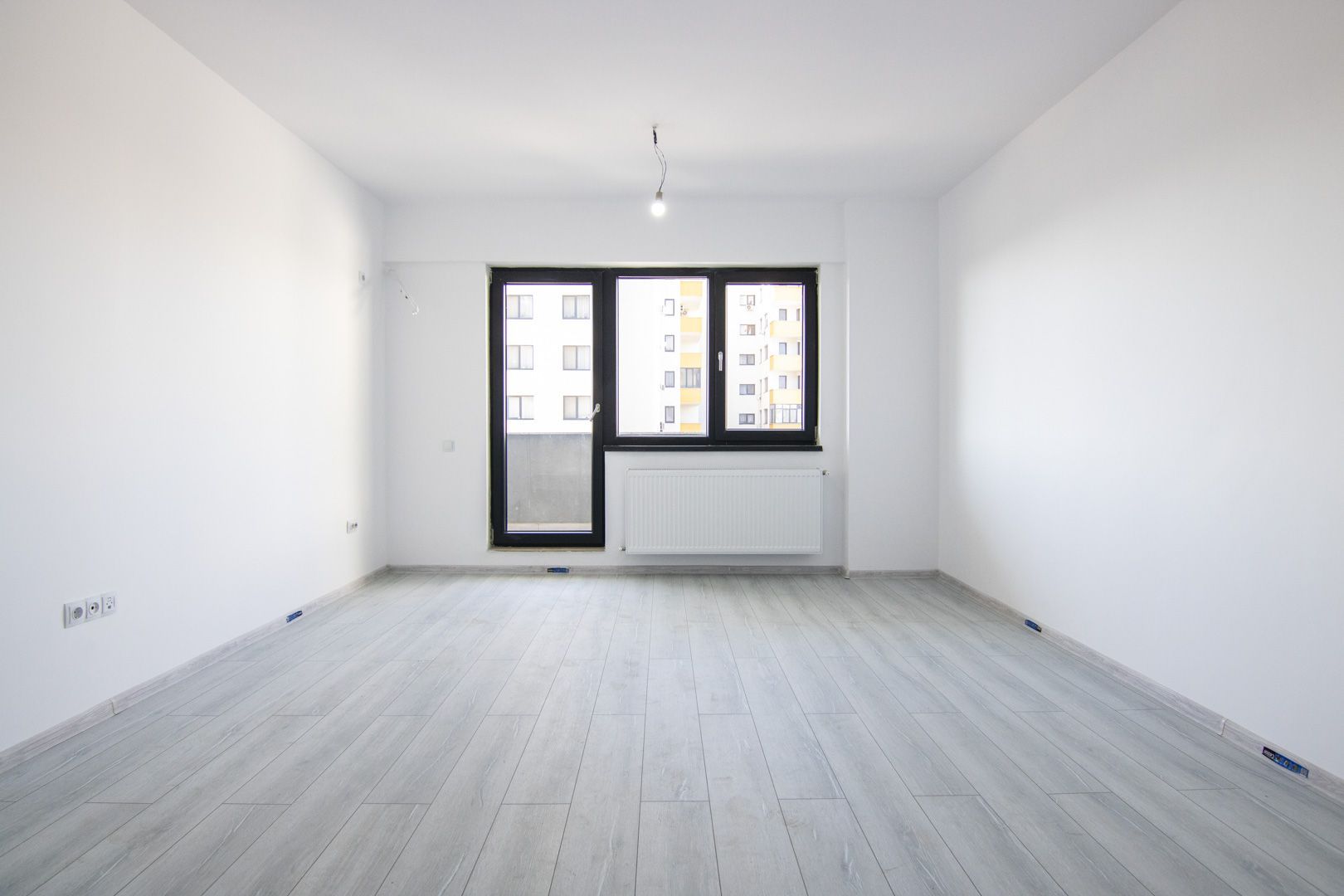 2 camere, decomandat, etaj 9/10, centrala proprie, GATA DE MUTARE - Poză 3