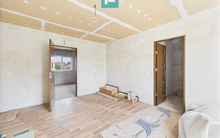 Casa la gri in Frumuseni - Poză 6