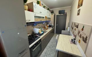 Apartament complet mobilat cu 3 camere în Giroc - 135,000 € - Poză 8