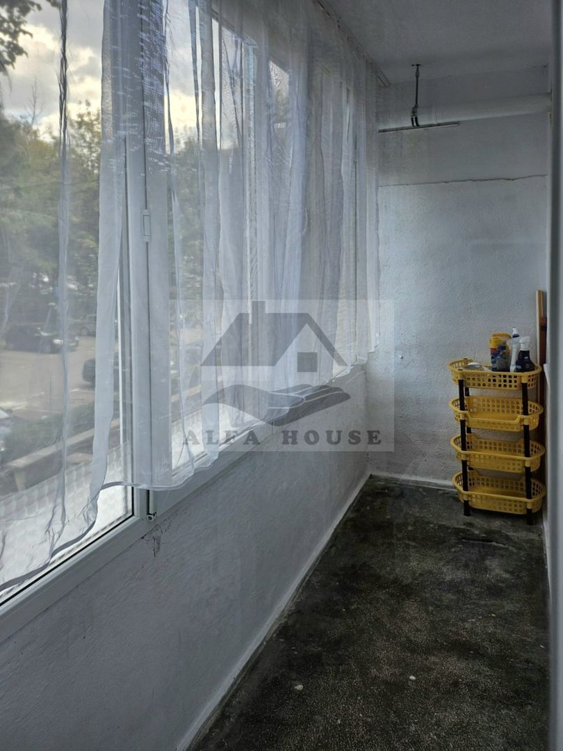 Apartament cu trei camere, zona Centrul Civic,  71 mp - Poză 13