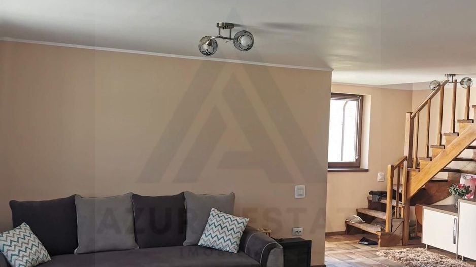 Casa renovata 3 camere teren liber 1250 mp grădină 1400 mp in Colun - Poză 8