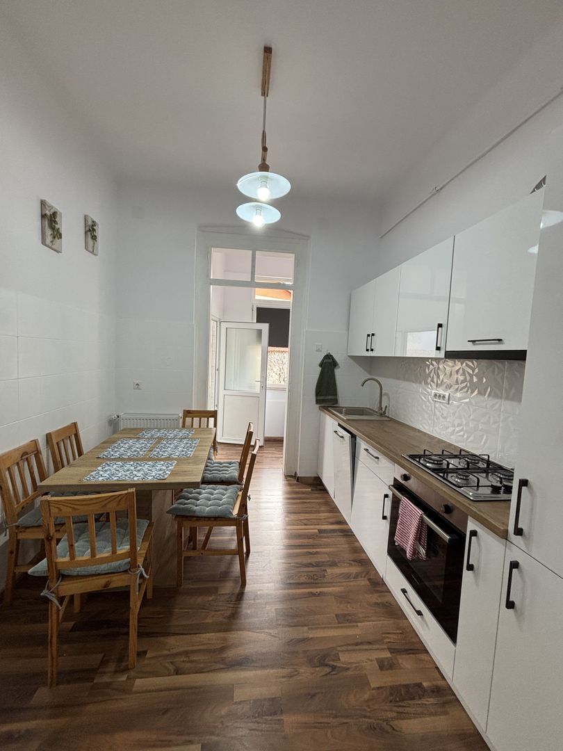 Vilă de închiriat zona Parvan - Poză 8