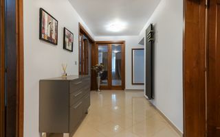 Ap spatios 4 camere, garaj, Andrei Muresanu, zona strazii Trifoiului - Poză 16