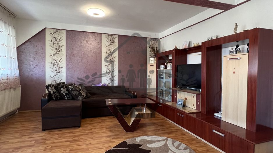 De vanzare- Apartament 3 camere str Luptei - Poză 11