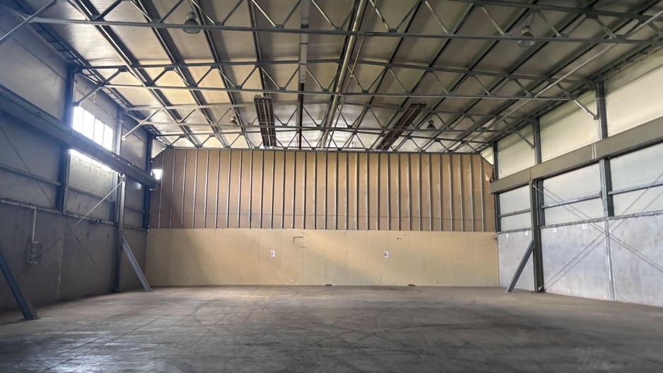 Depozit cu showroom de inchiriat de 1600 mp - Poză 10